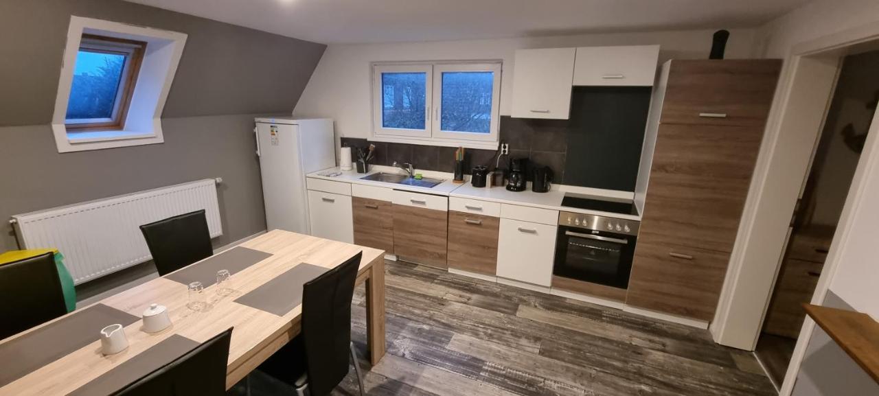 3 Zimmer Ferienwohnung In Jever Exterior photo